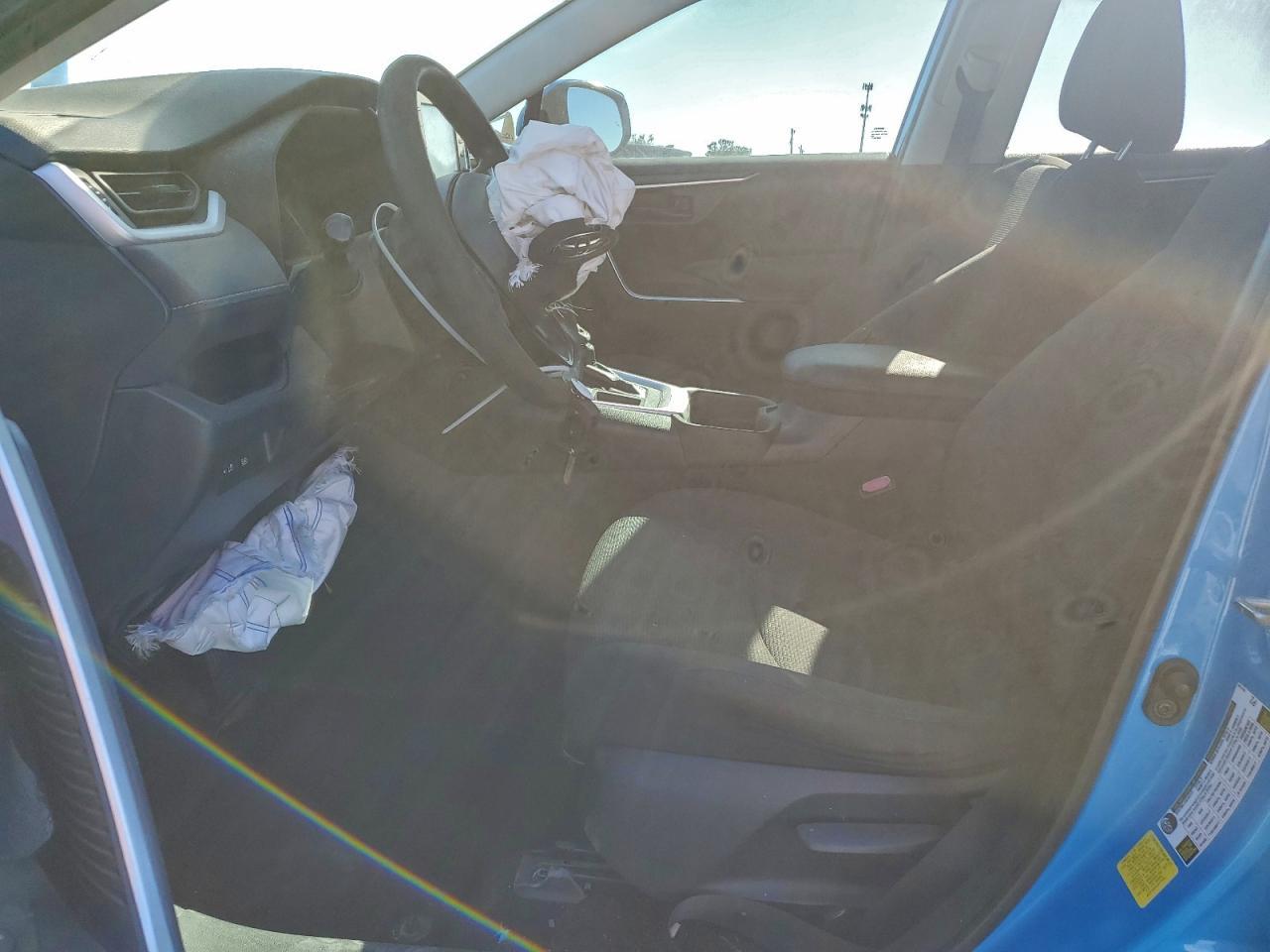 2020 Toyota Rav4 Le - Image 7