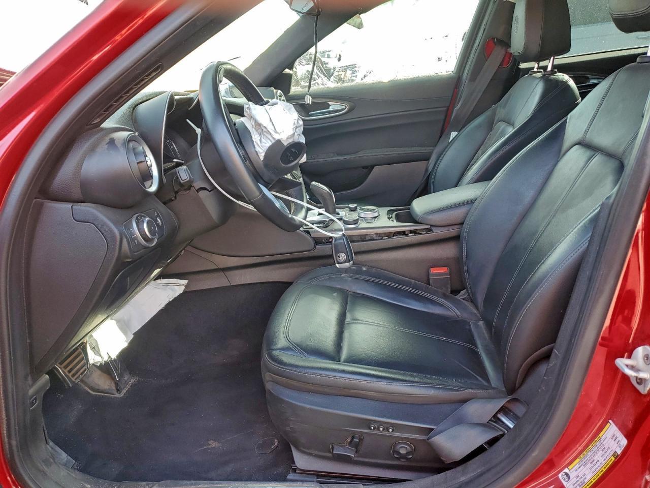 2023 Alfa Romeo Giulia Ti - Фото 7