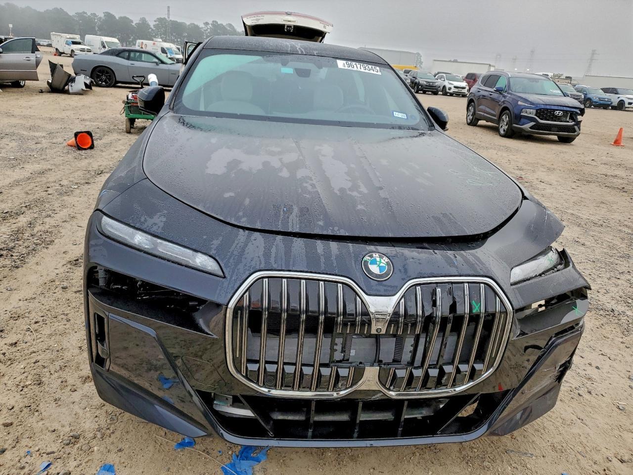 2024 BMW 760 Xi - Image 5