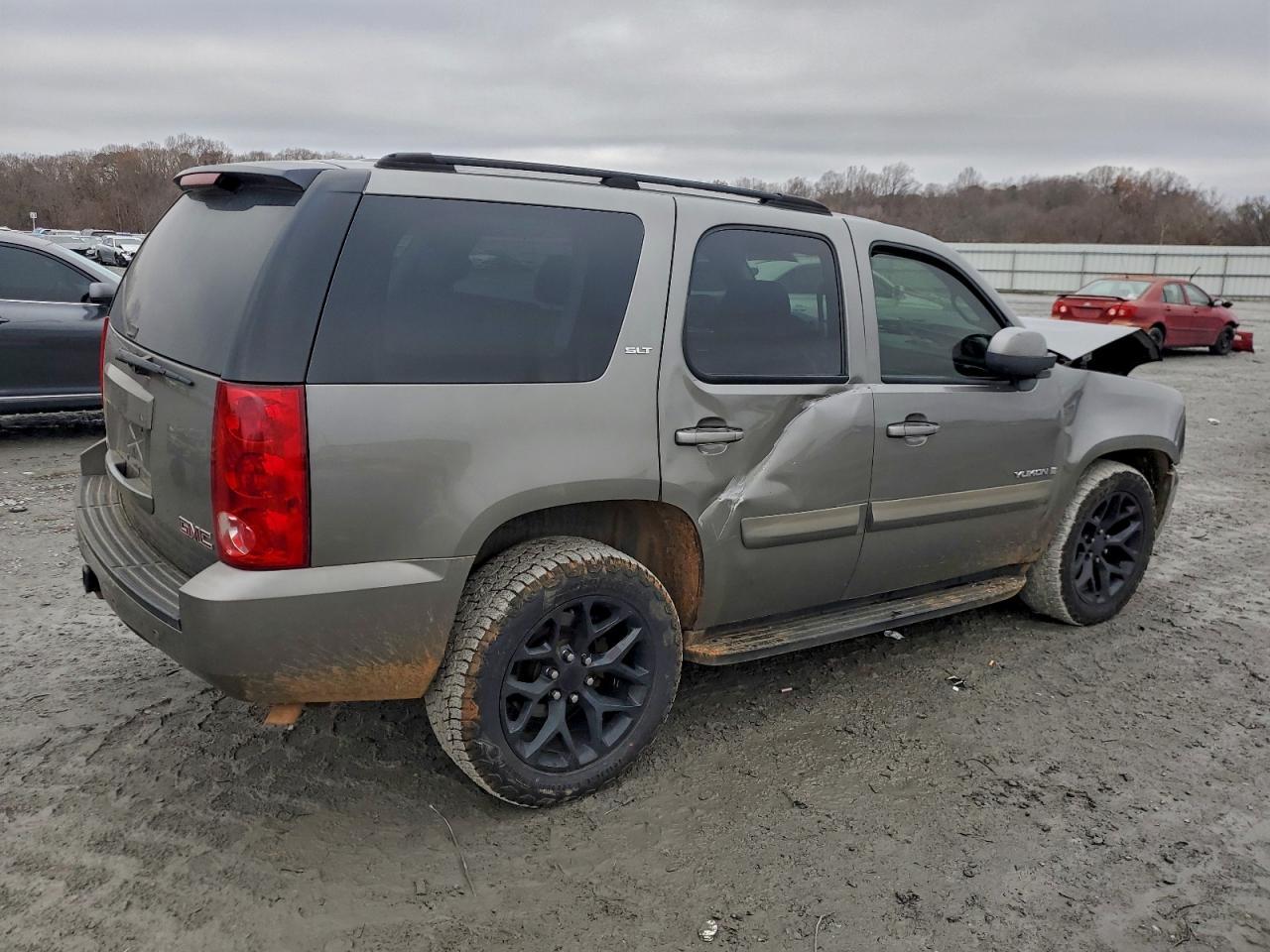 2007 GMC Yukon - Фото 3