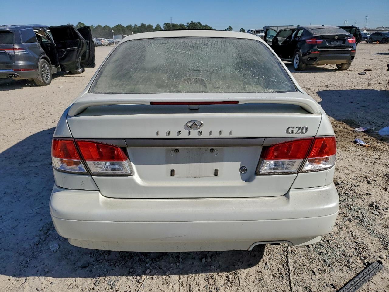 2002 Infiniti G20 - Фото 6