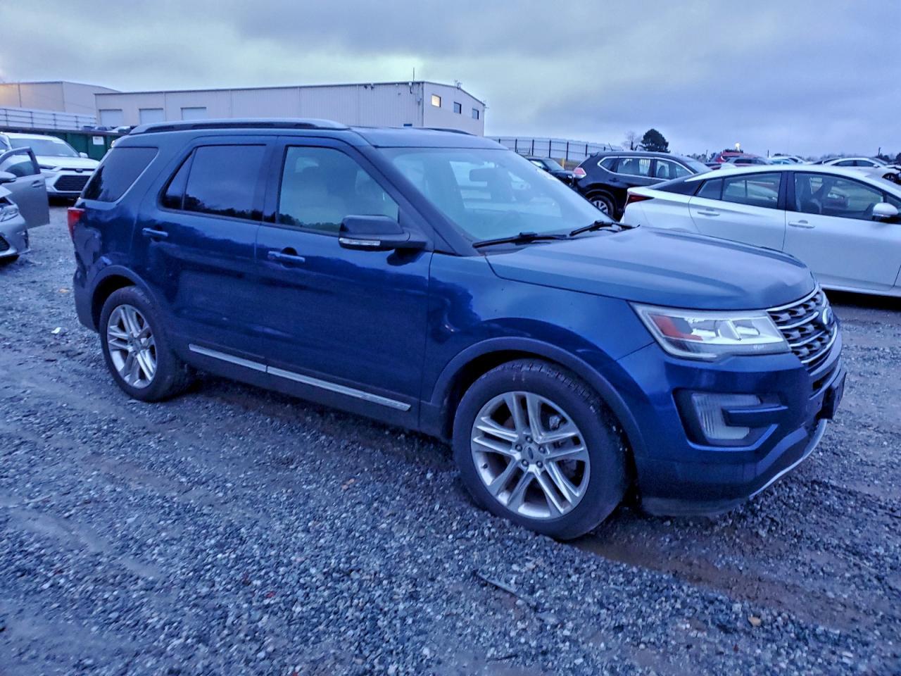 2017 Ford Explorer Xlt - Image 4