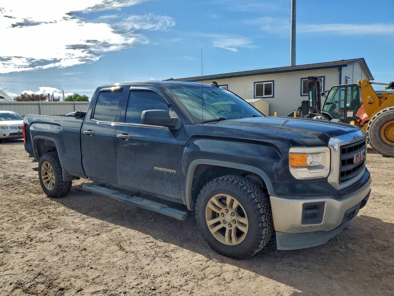 2015 GMC Sierra - Image 4