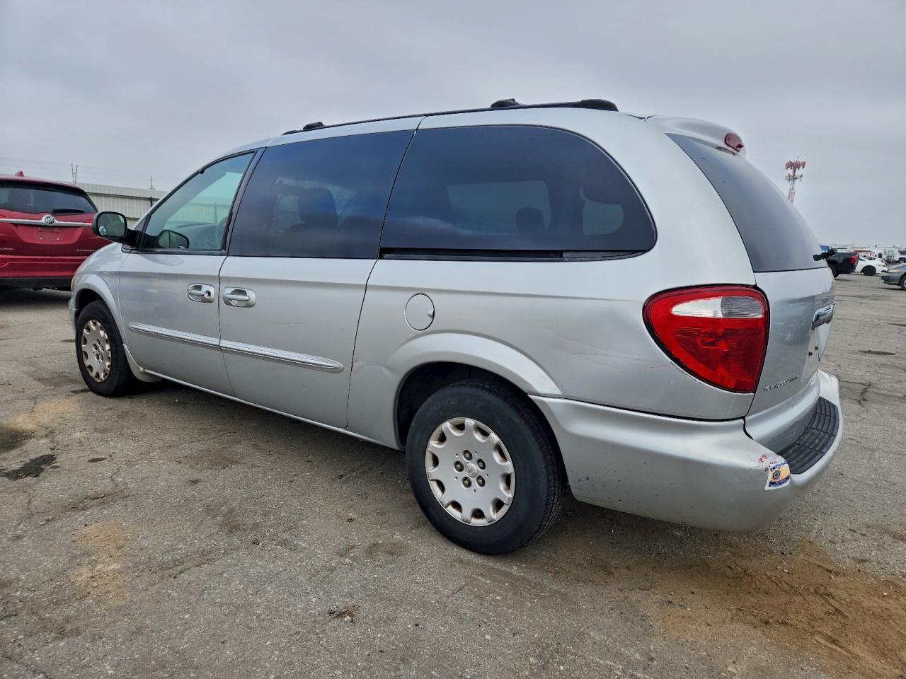 2003 Chrysler Town & Country Lx - Фото 2