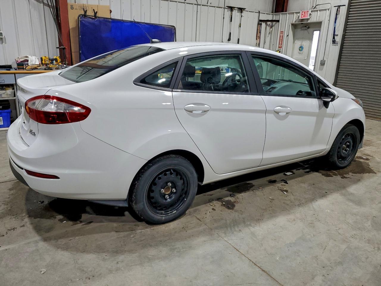 2019 Ford Fiesta S - Фото 3