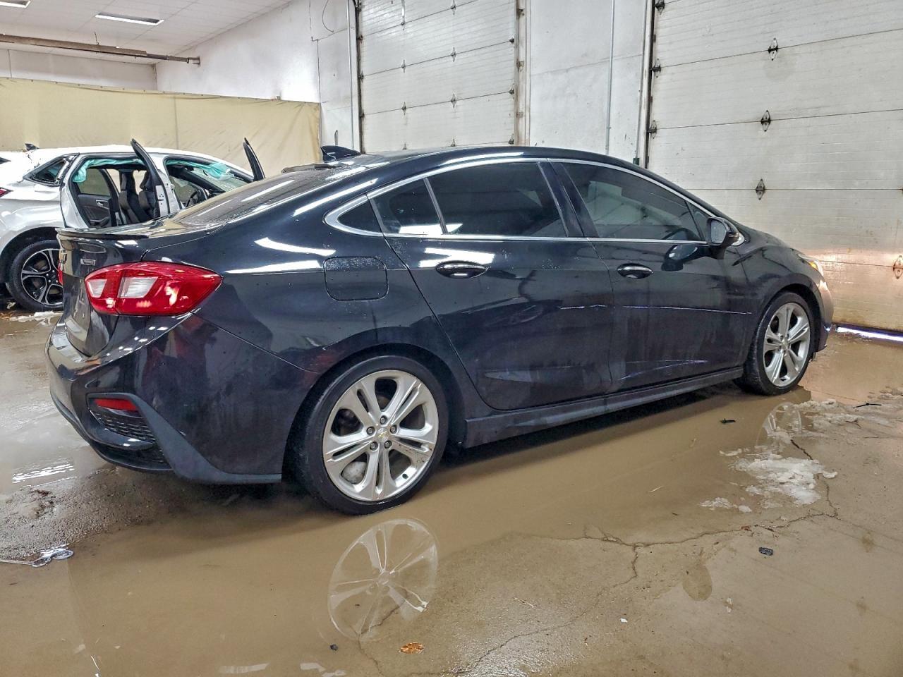 2017 Chevrolet Cruze Premier - Image 3
