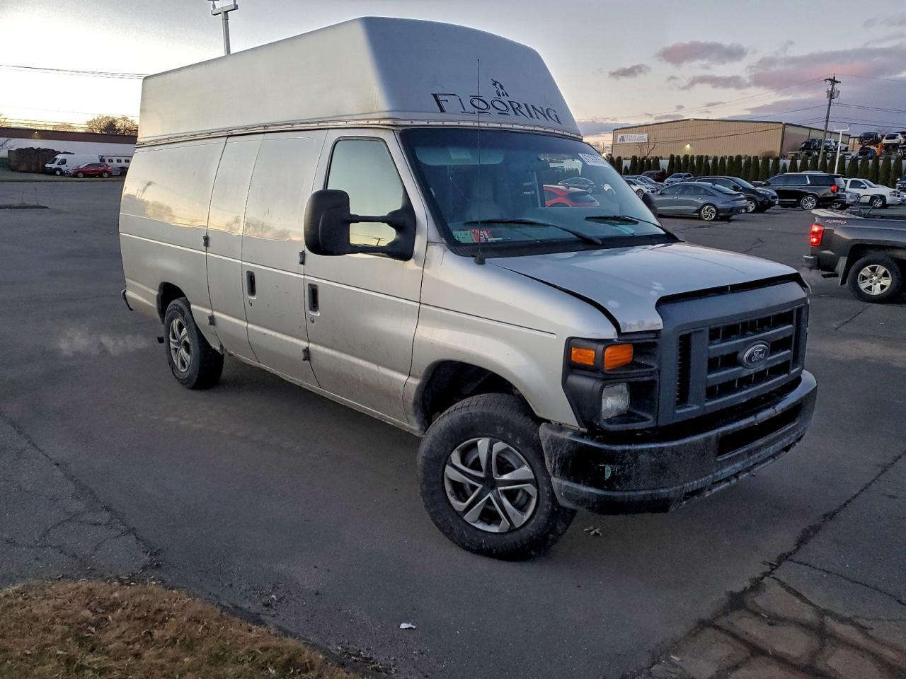 2013 Ford Econoline E-250 Cargo Van - Prior Fleet - Фото 4
