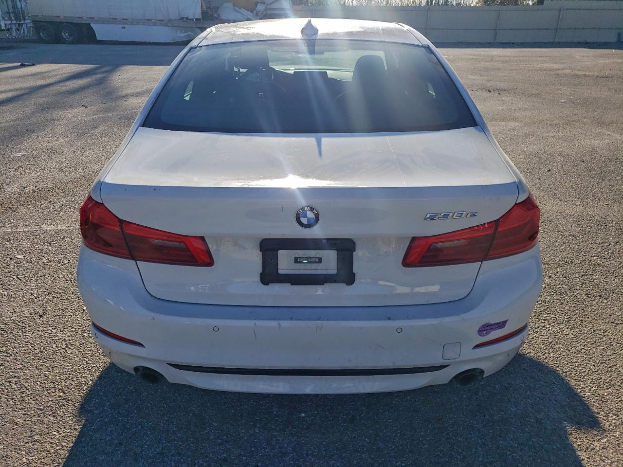 2019 BMW 530E - Image 6