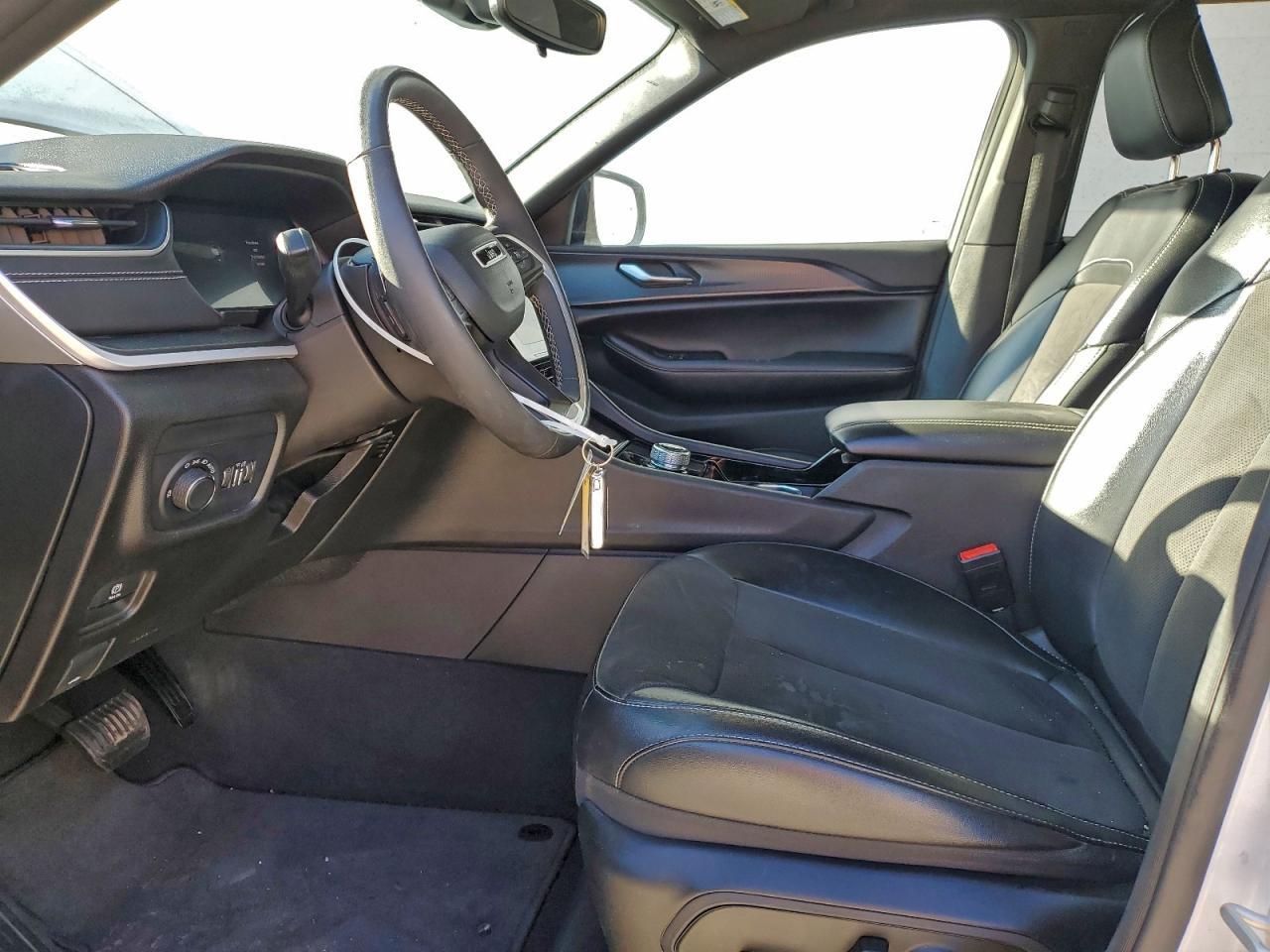 2023 Jeep Grand Cherokee Laredo - Фото 7