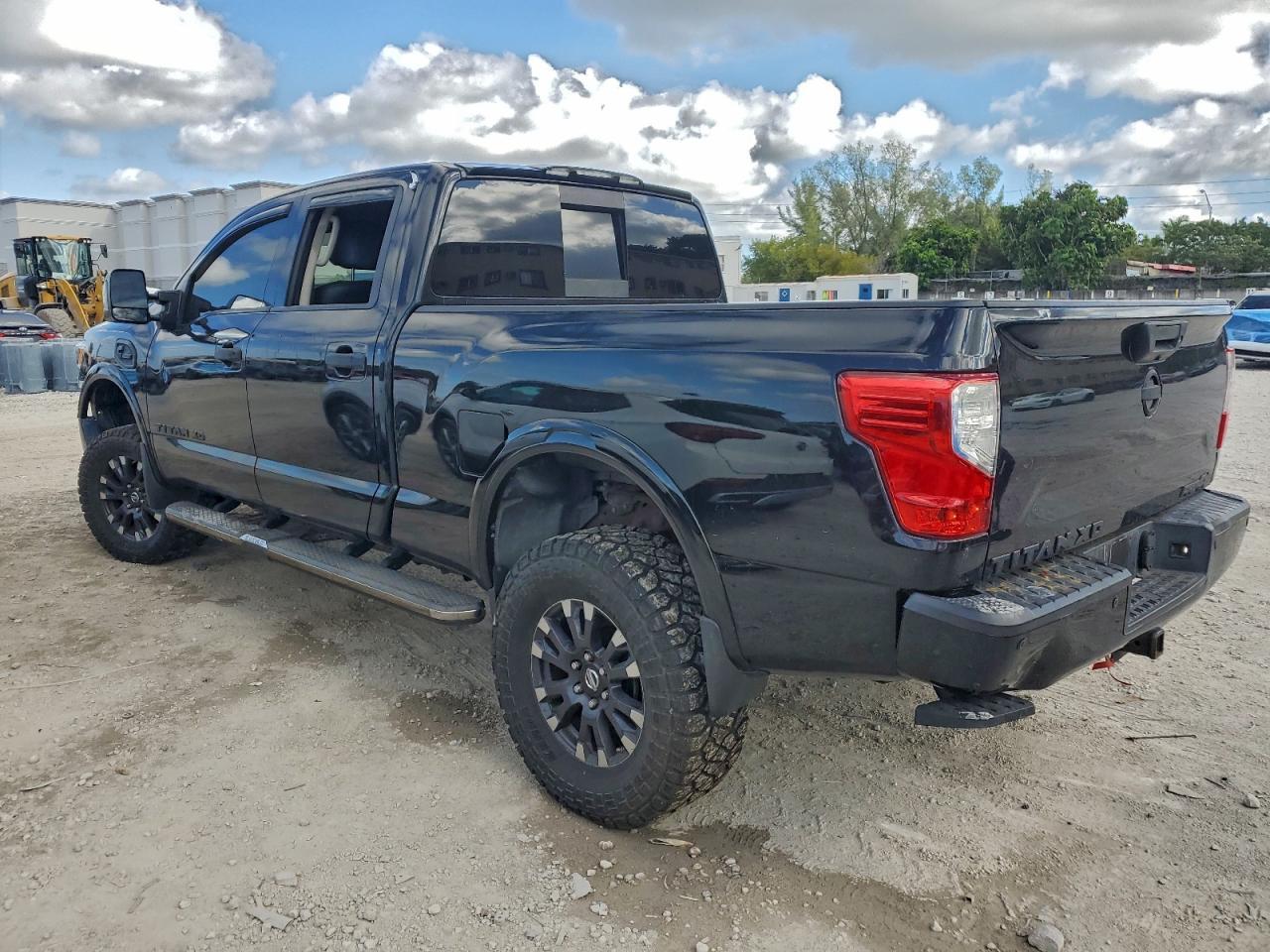 2016 Nissan Titan Xd Sl - Фото 2