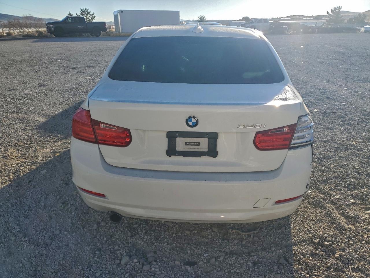 2015 BMW 320 I - Фото 6