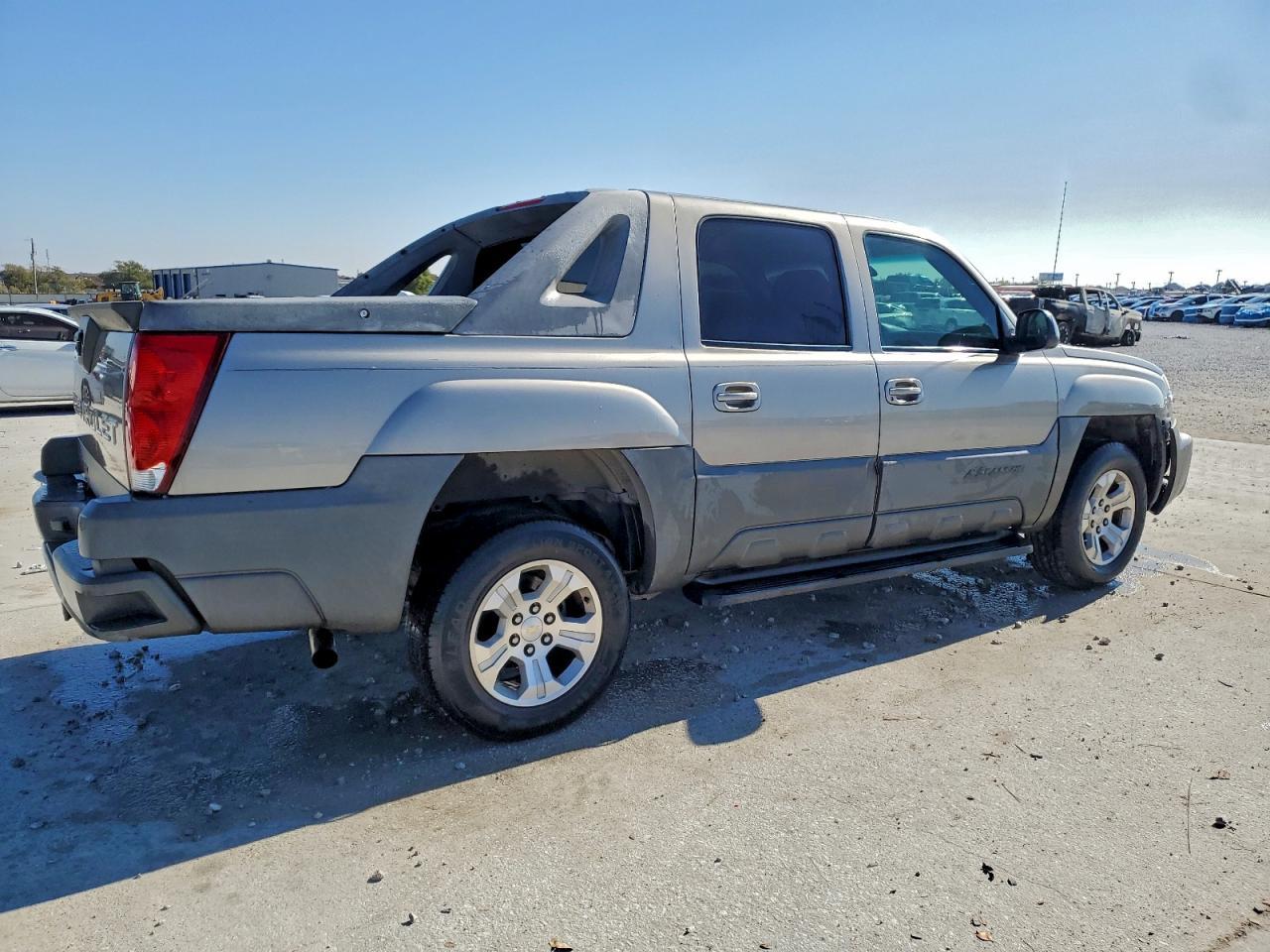 2002 Chevrolet Avalanche C1500 - Фото 3