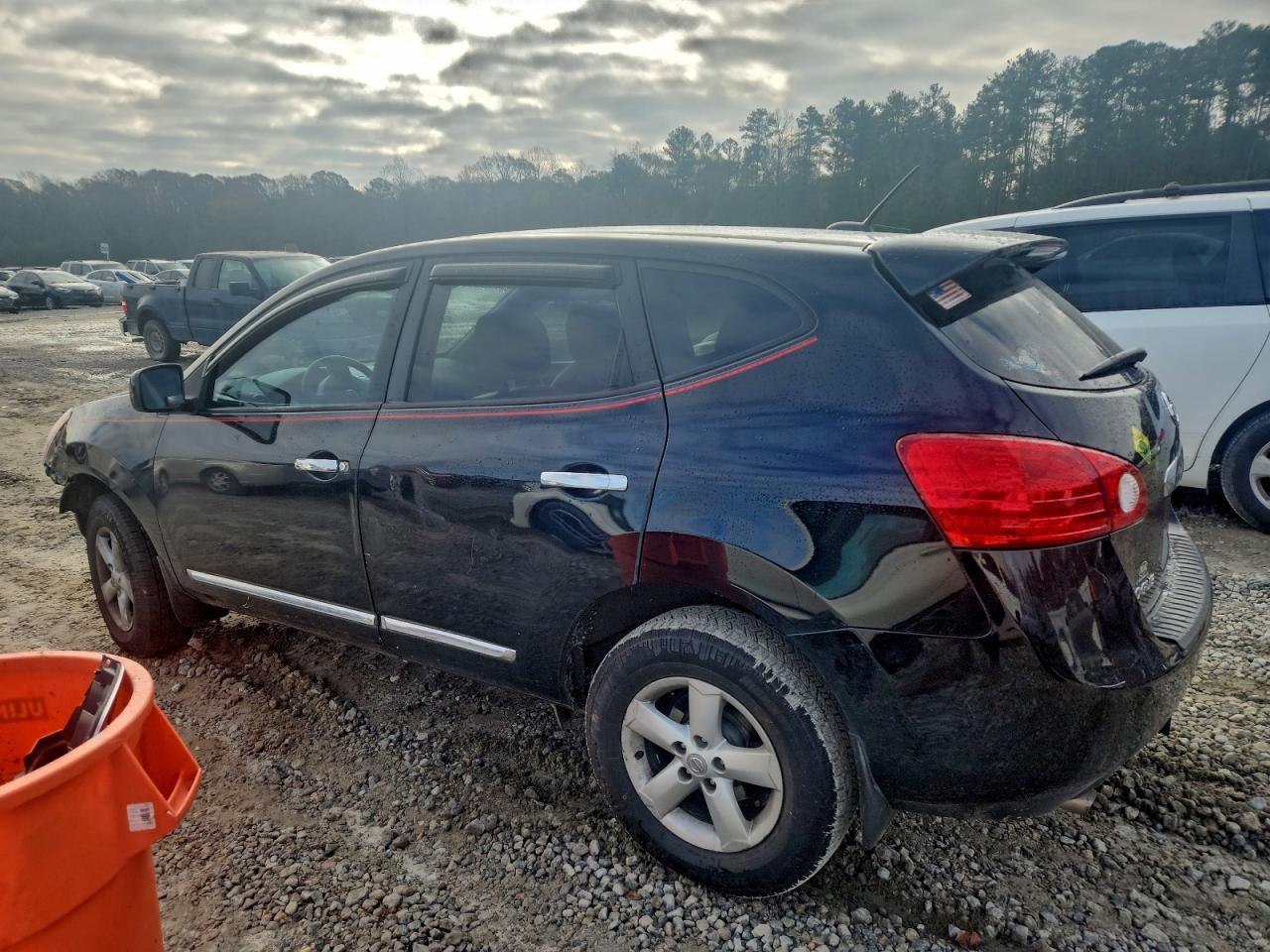 2013 Nissan Rogue S - Image 2