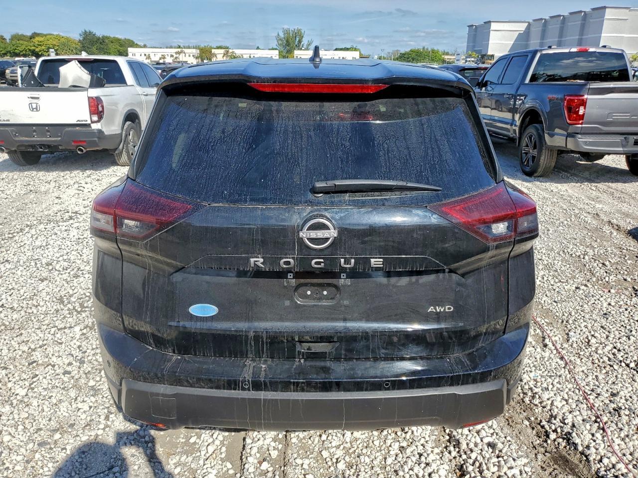 2025 Nissan Rogue S - Фото 6