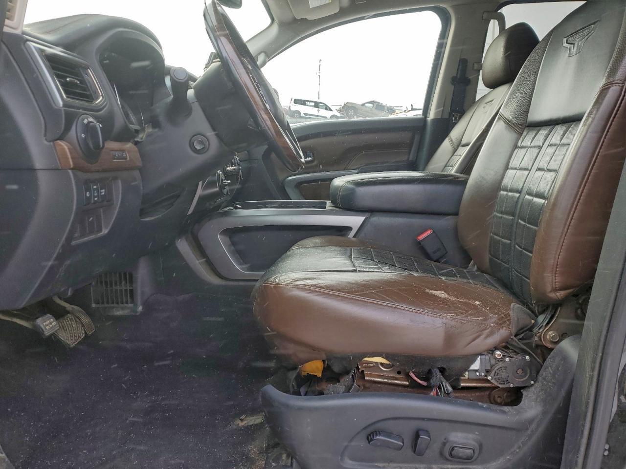 2016 Nissan Titan Xd Platinum Reserve Diesel - Фото 7