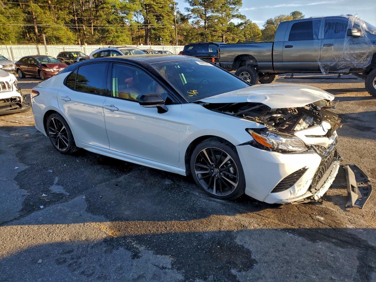 2020 Toyota Camry Xse - Фото 4