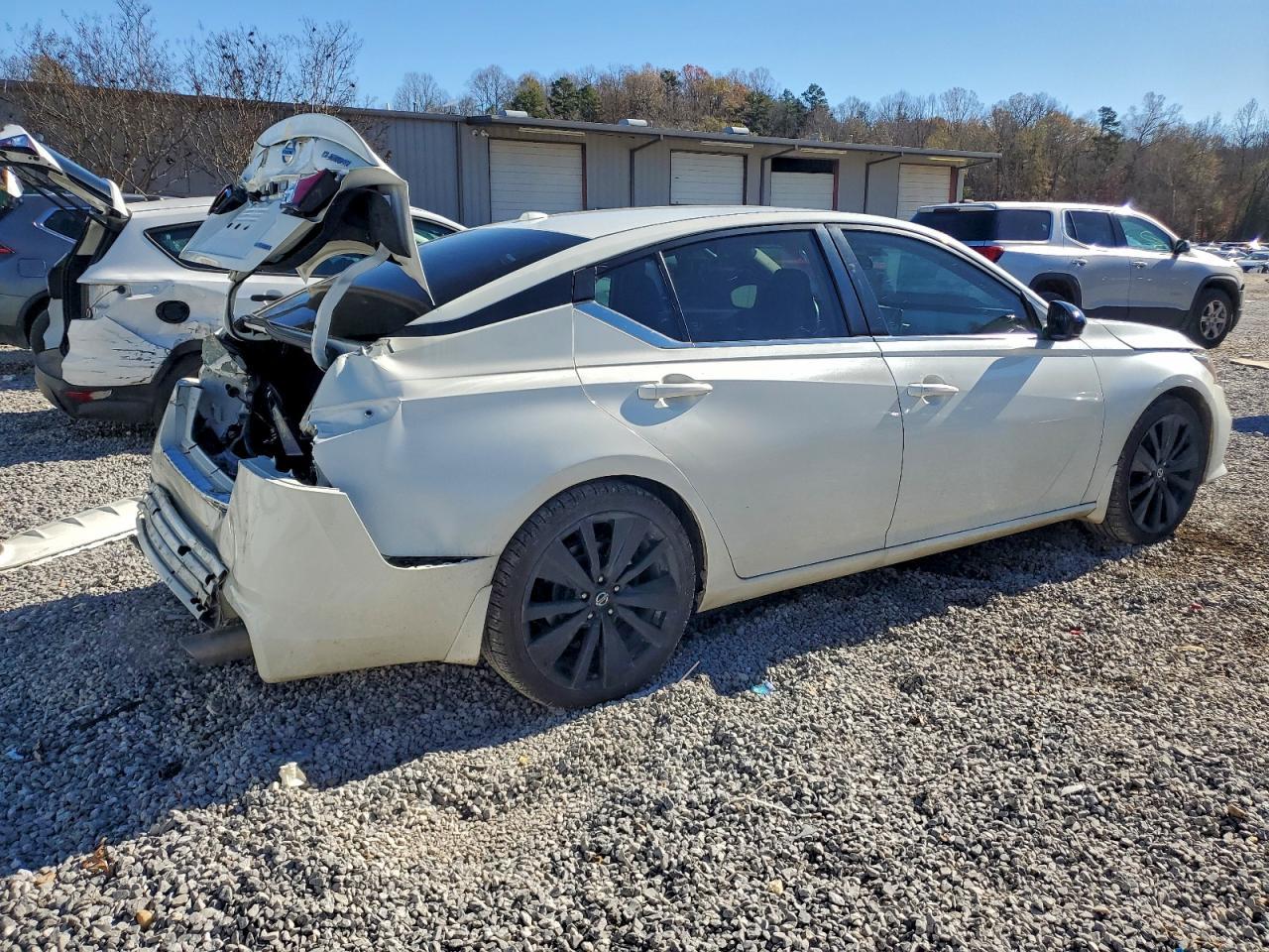 2022 Nissan Altima Sr - Image 3