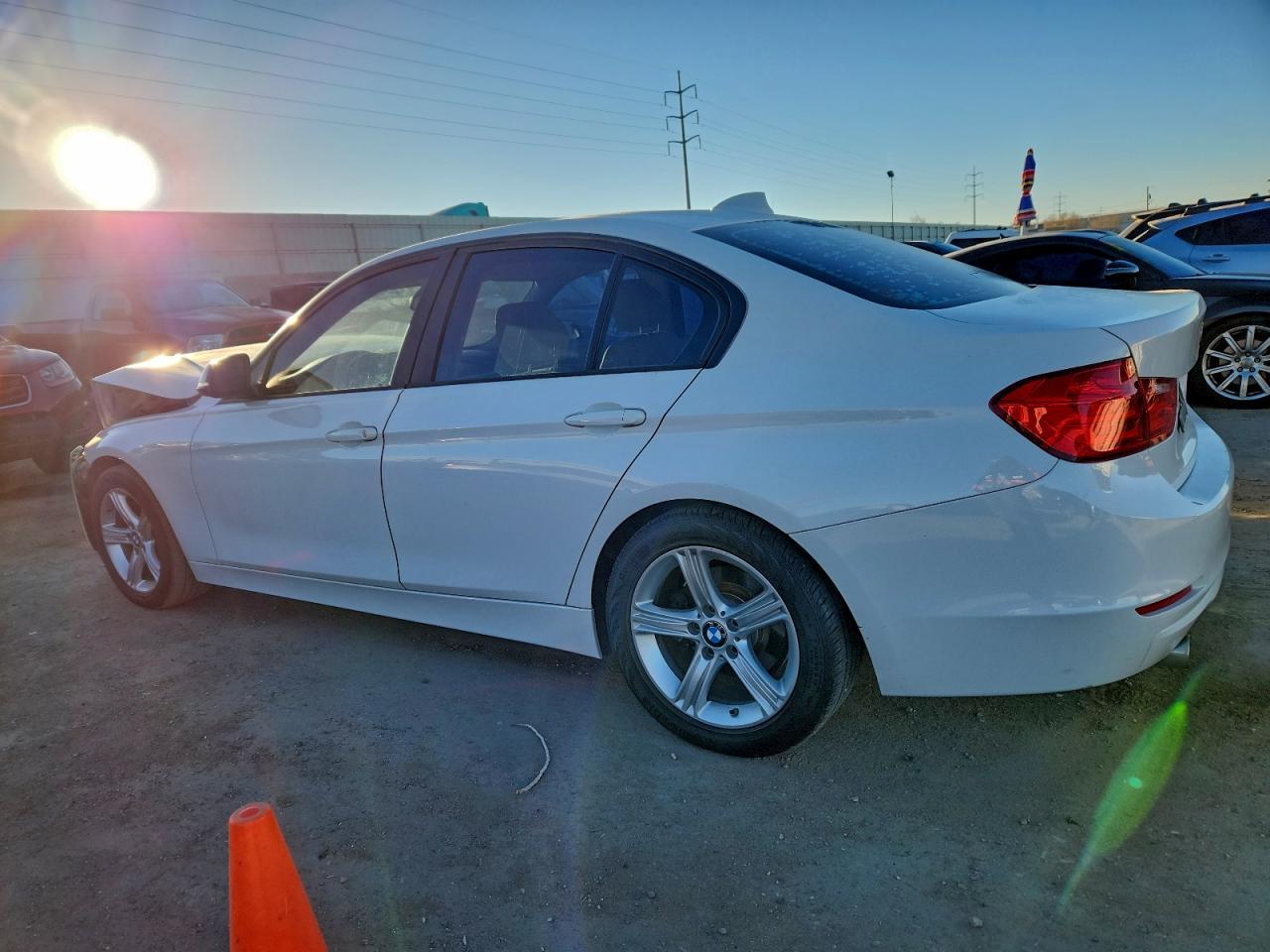 2014 BMW 320 I - Image 2