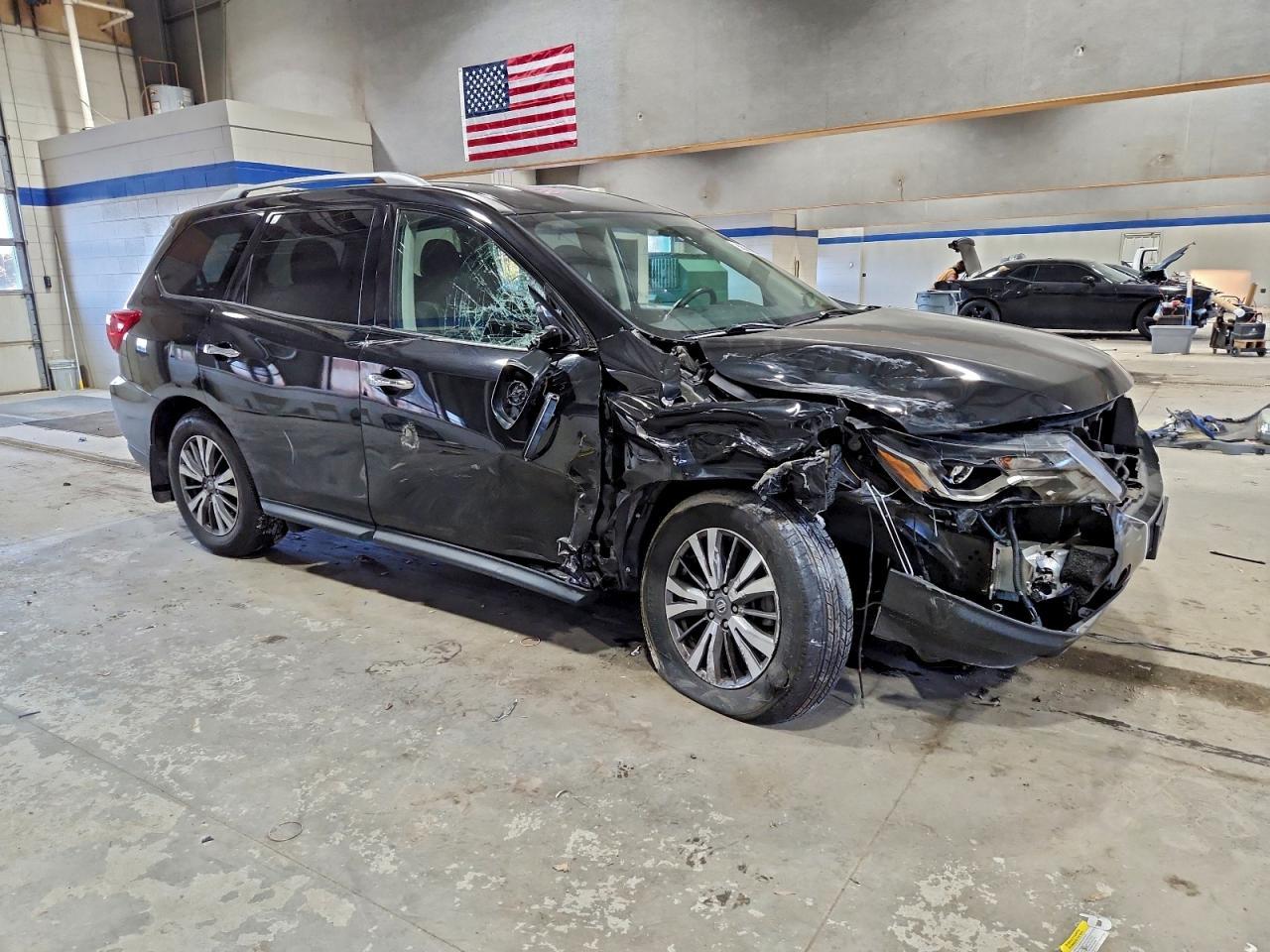2019 Nissan Pathfinder S - Фото 4