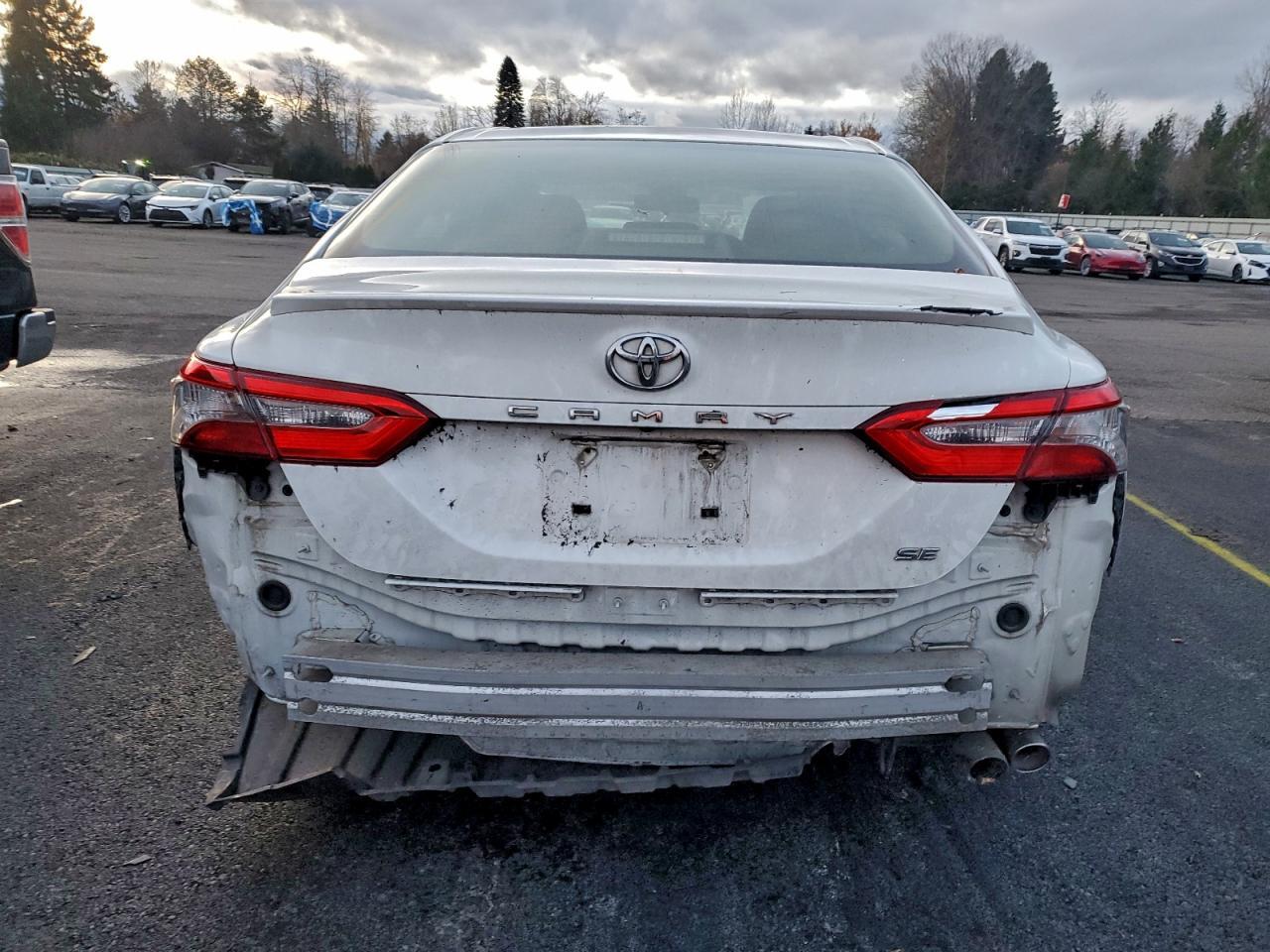2018 Toyota Camry Se - Image 6