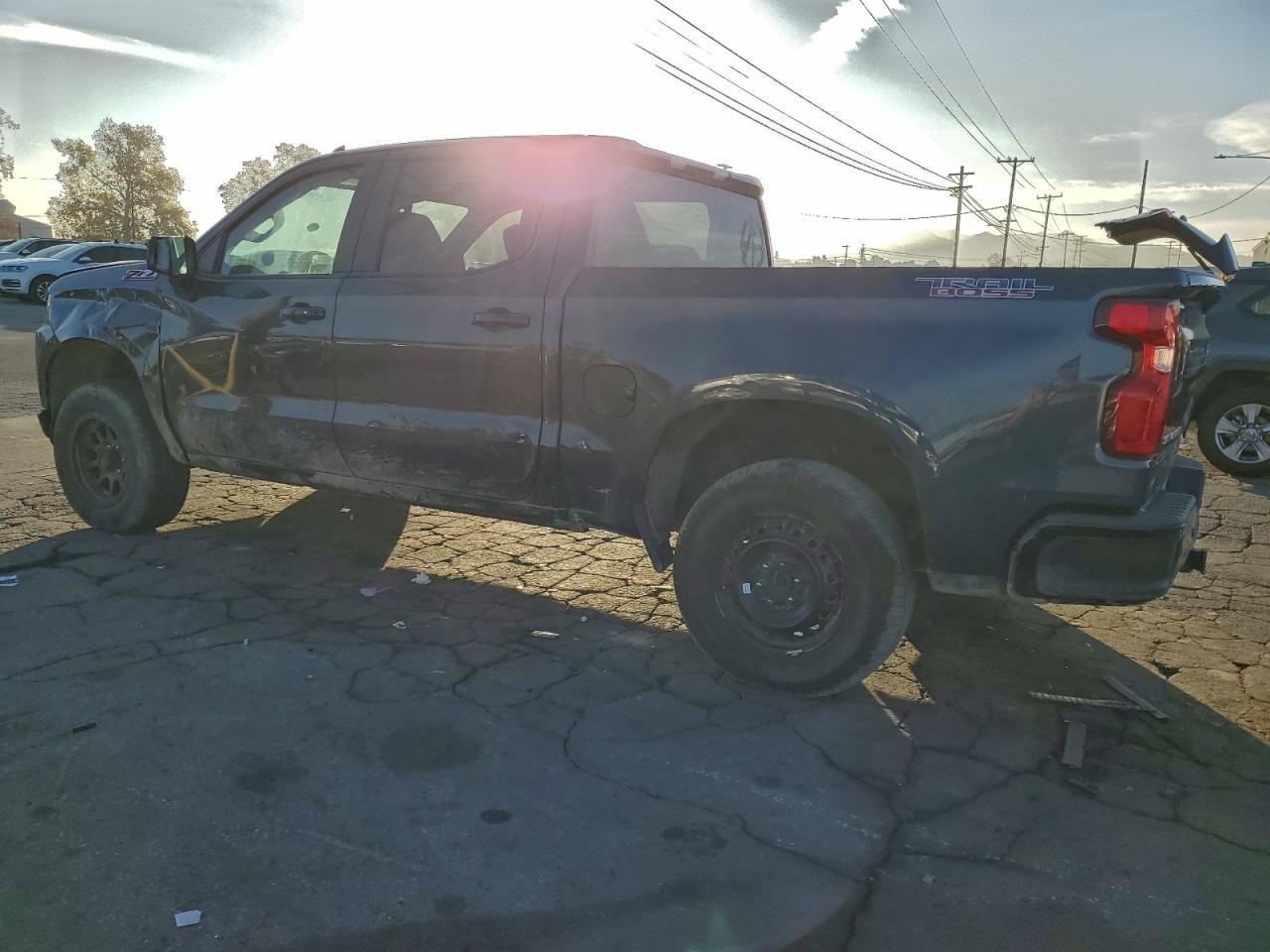 2022 Chevrolet Silverado Ltd K1500 Lt Trail Boss - Image 2