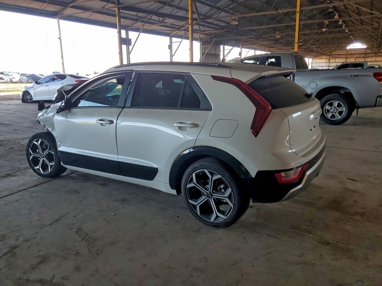 2023 Kia Niro Ex Touring - Image 2