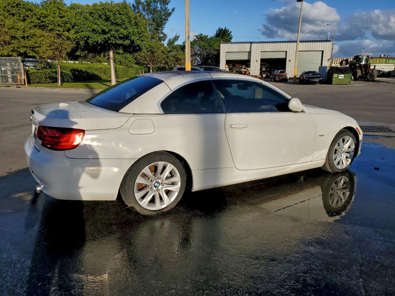 2011 BMW 335 I - Фото 3