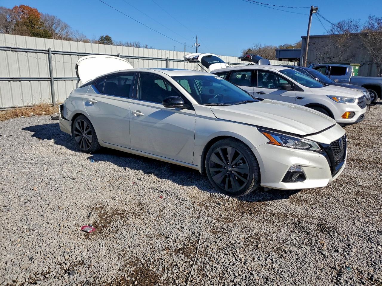 2022 Nissan Altima Sr - Image 4