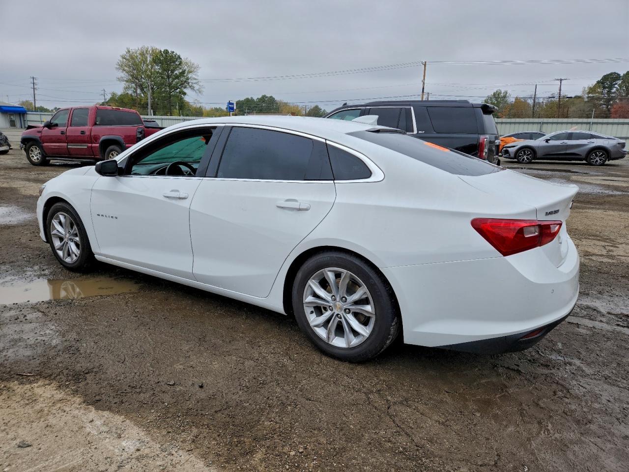 2023 Chevrolet Malibu Lt - Image 2