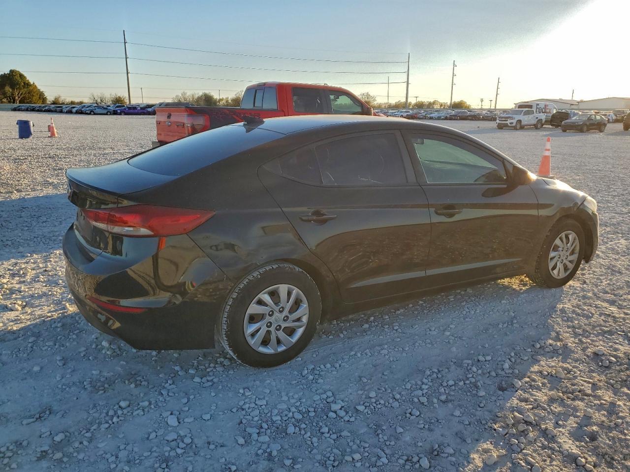 2017 Hyundai Elantra Se - Image 3