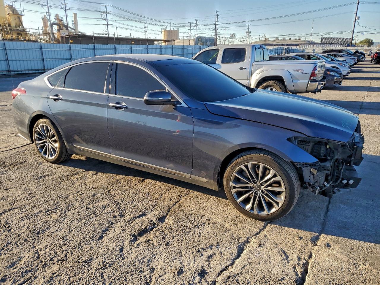 2015 Hyundai Genesis 3.8L - Фото 4