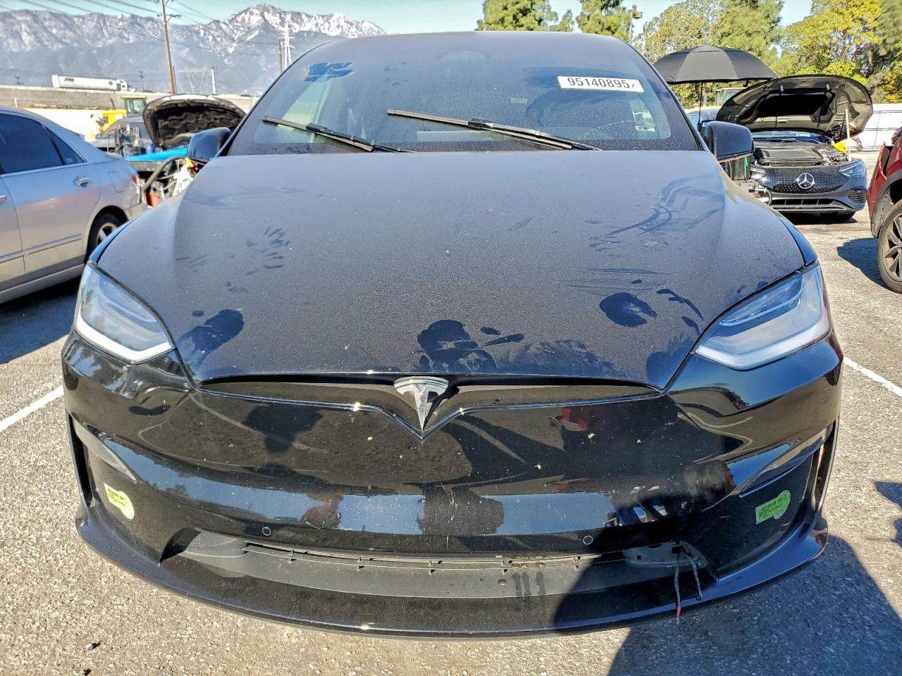 2023 Tesla Model X - Image 5