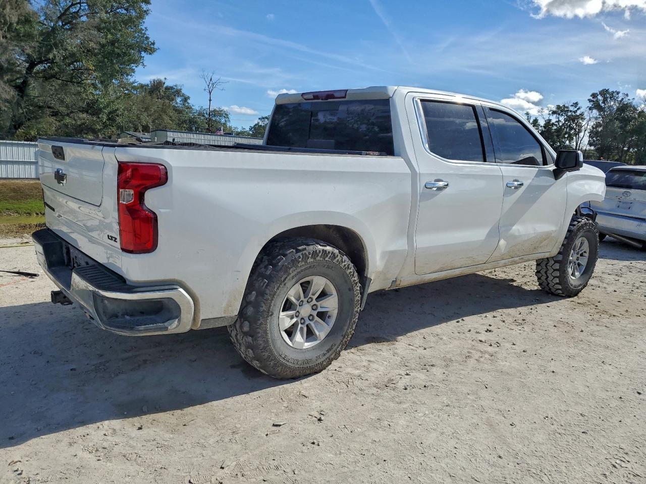 2023 Chevrolet Silverado K1500 Ltz - Фото 3