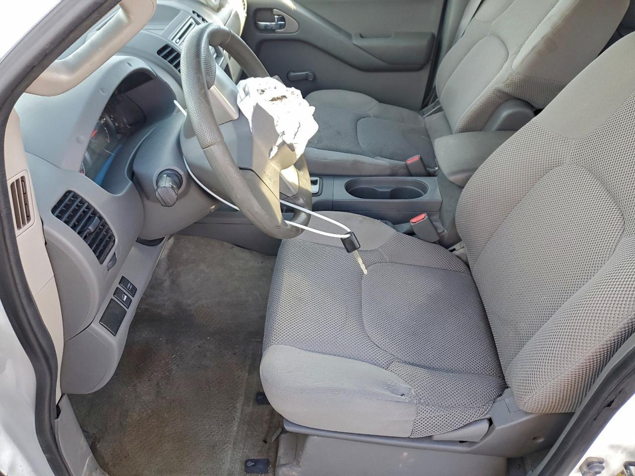 2013 Nissan Frontier S - Image 7