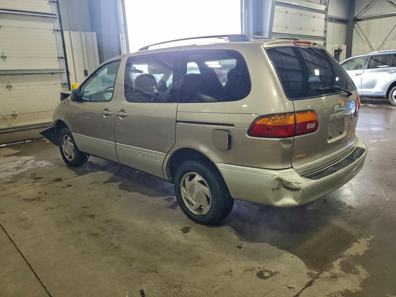 2000 Toyota Sienna Xle - Фото 2