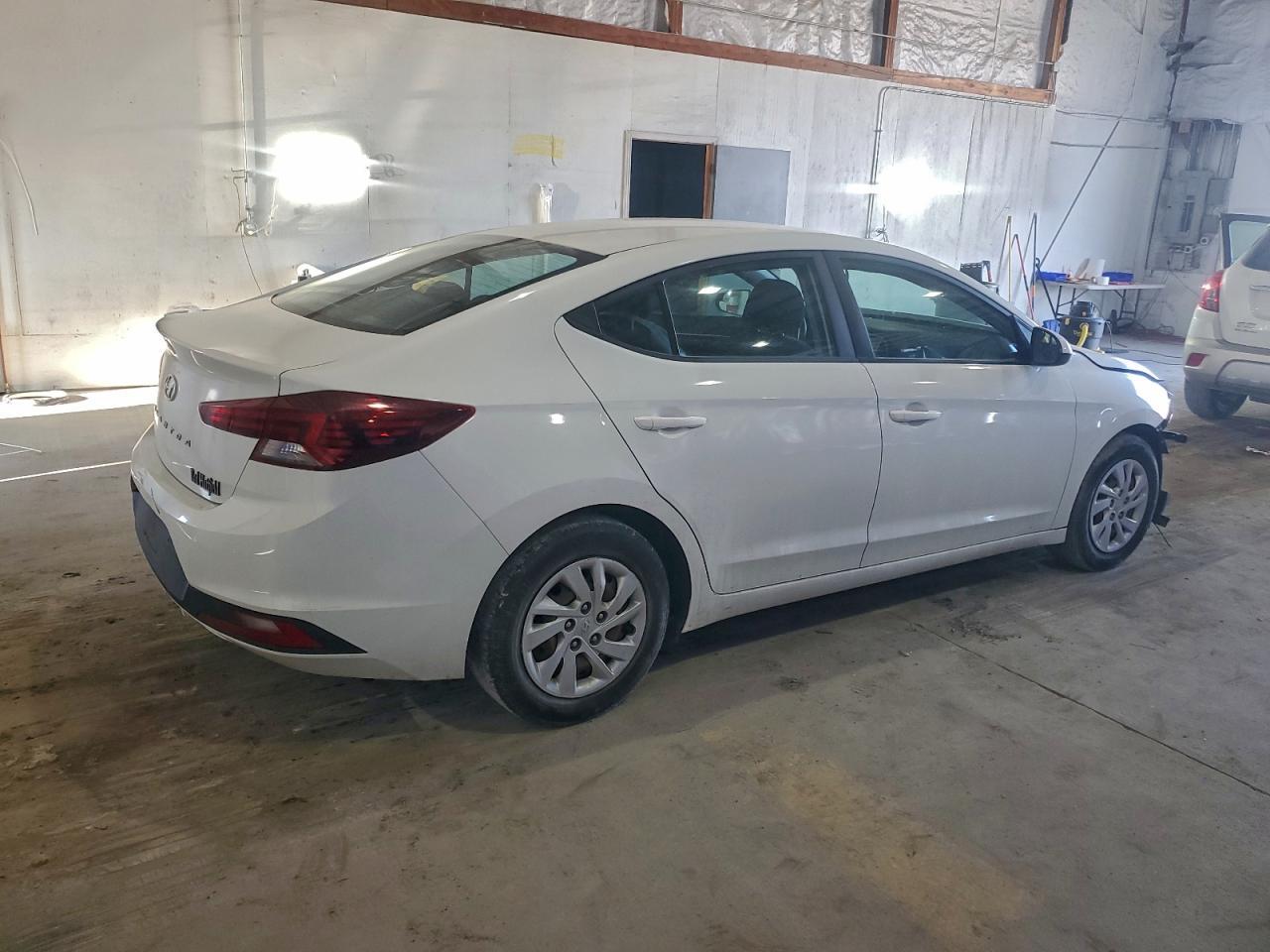 2020 Hyundai Elantra Se - Фото 3