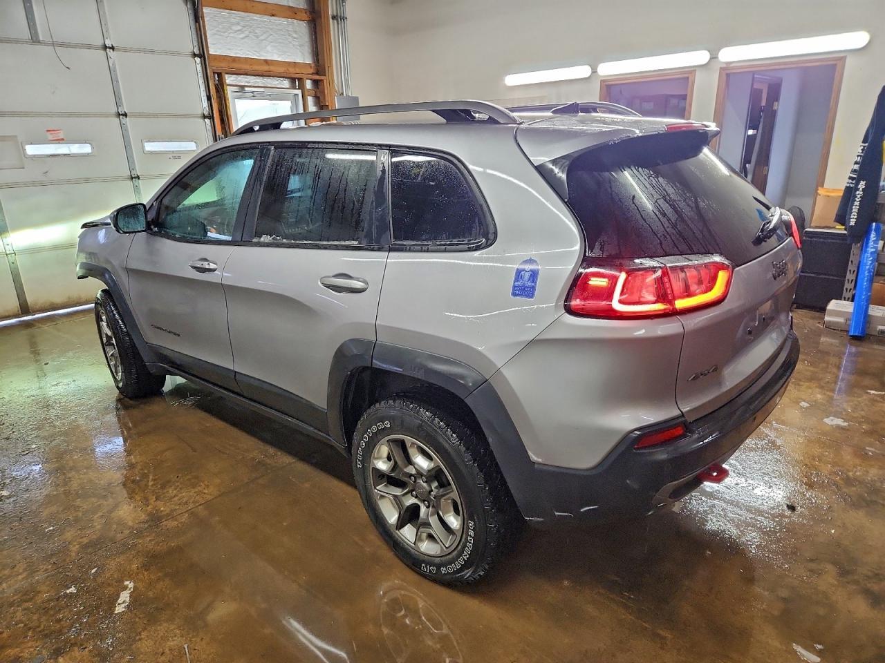 2019 Jeep Cherokee Trailhawk - Image 2