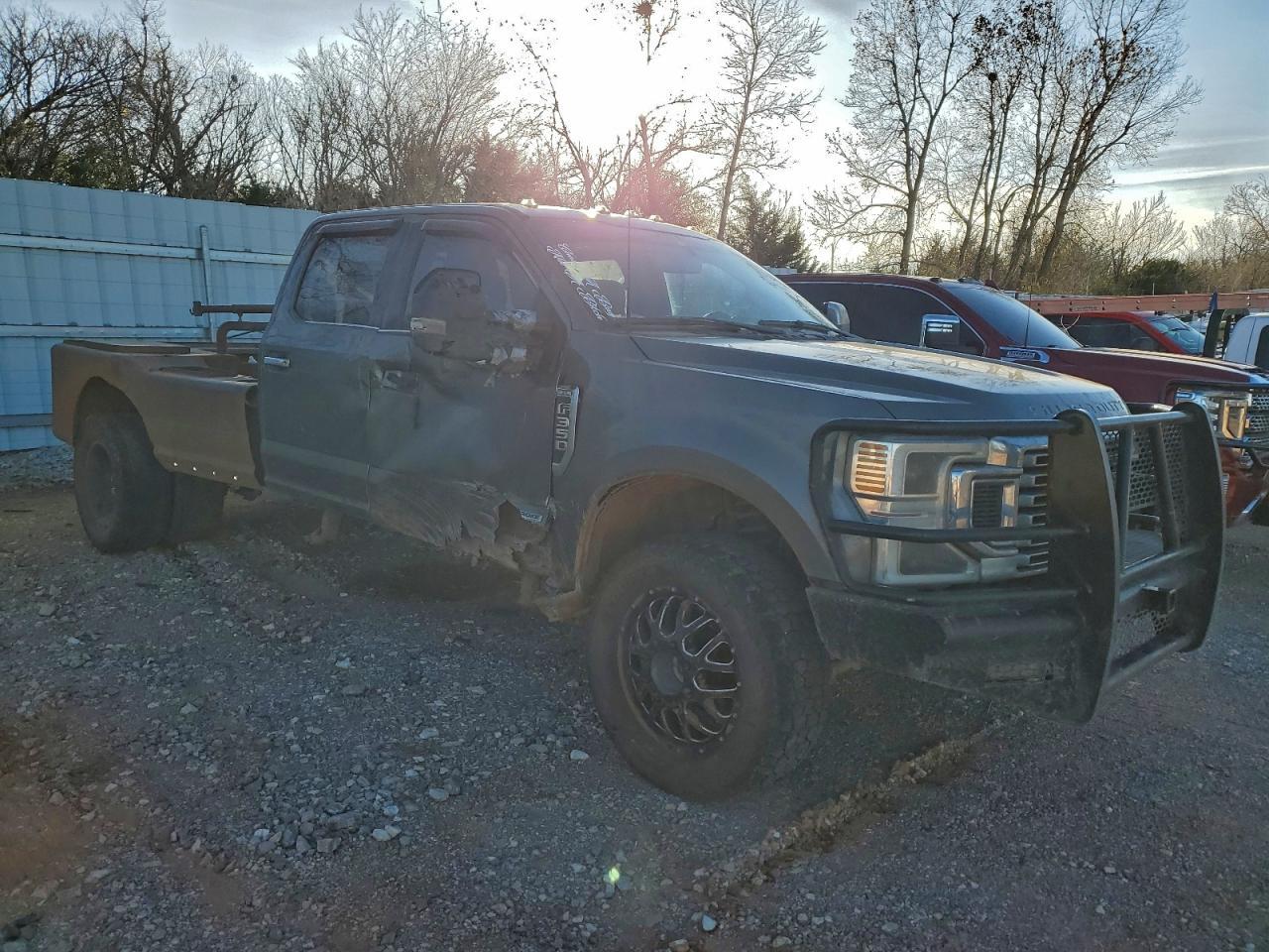 2022 Ford F350 Super Duty Flatbed Truck - Фото 4
