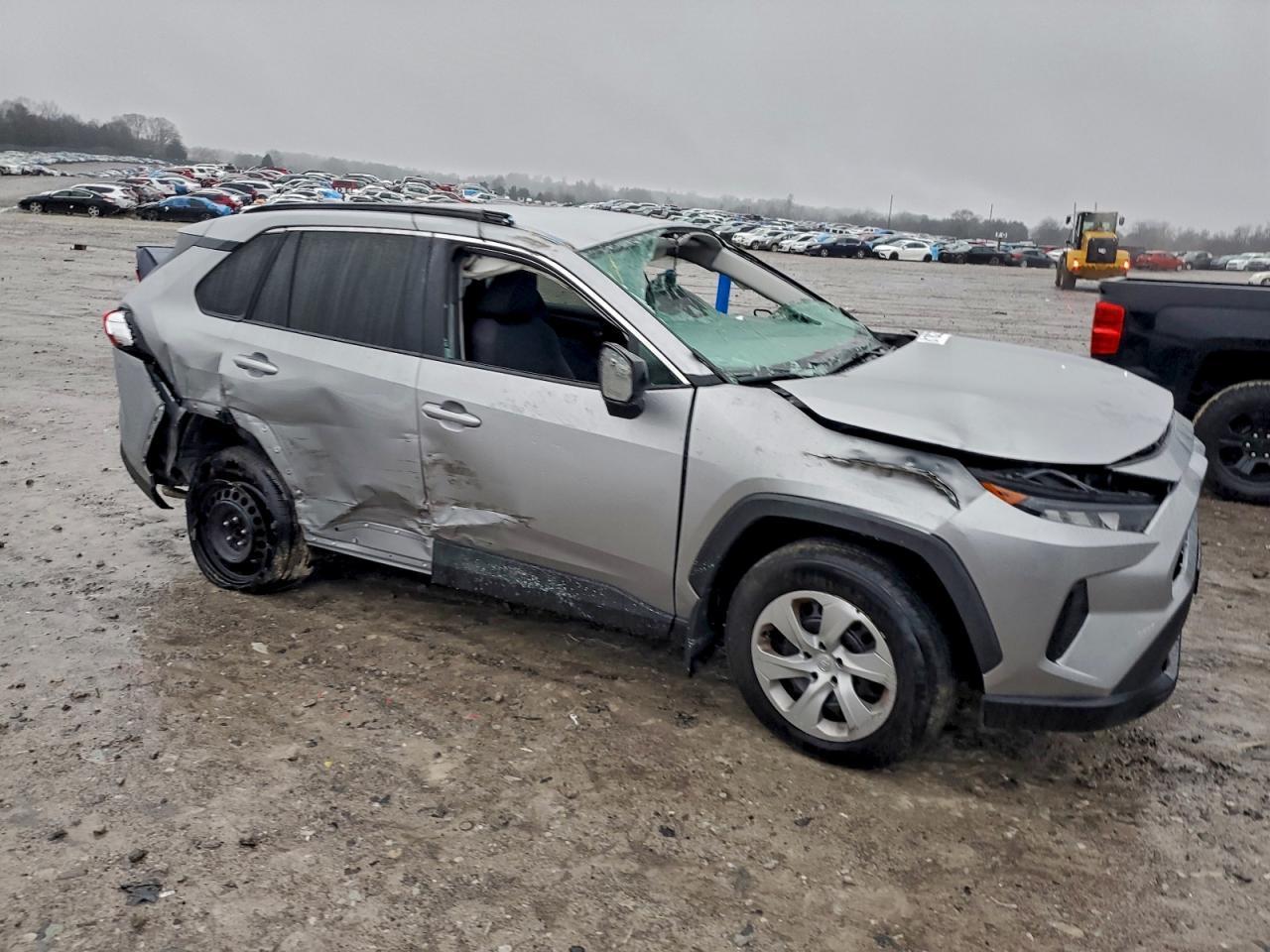 2020 Toyota Rav4 Le - Image 4