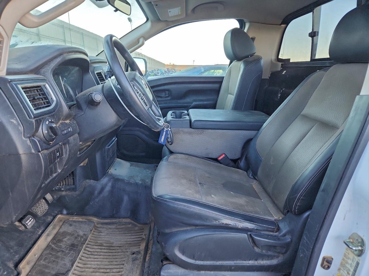 2019 Nissan Titan S - Фото 7