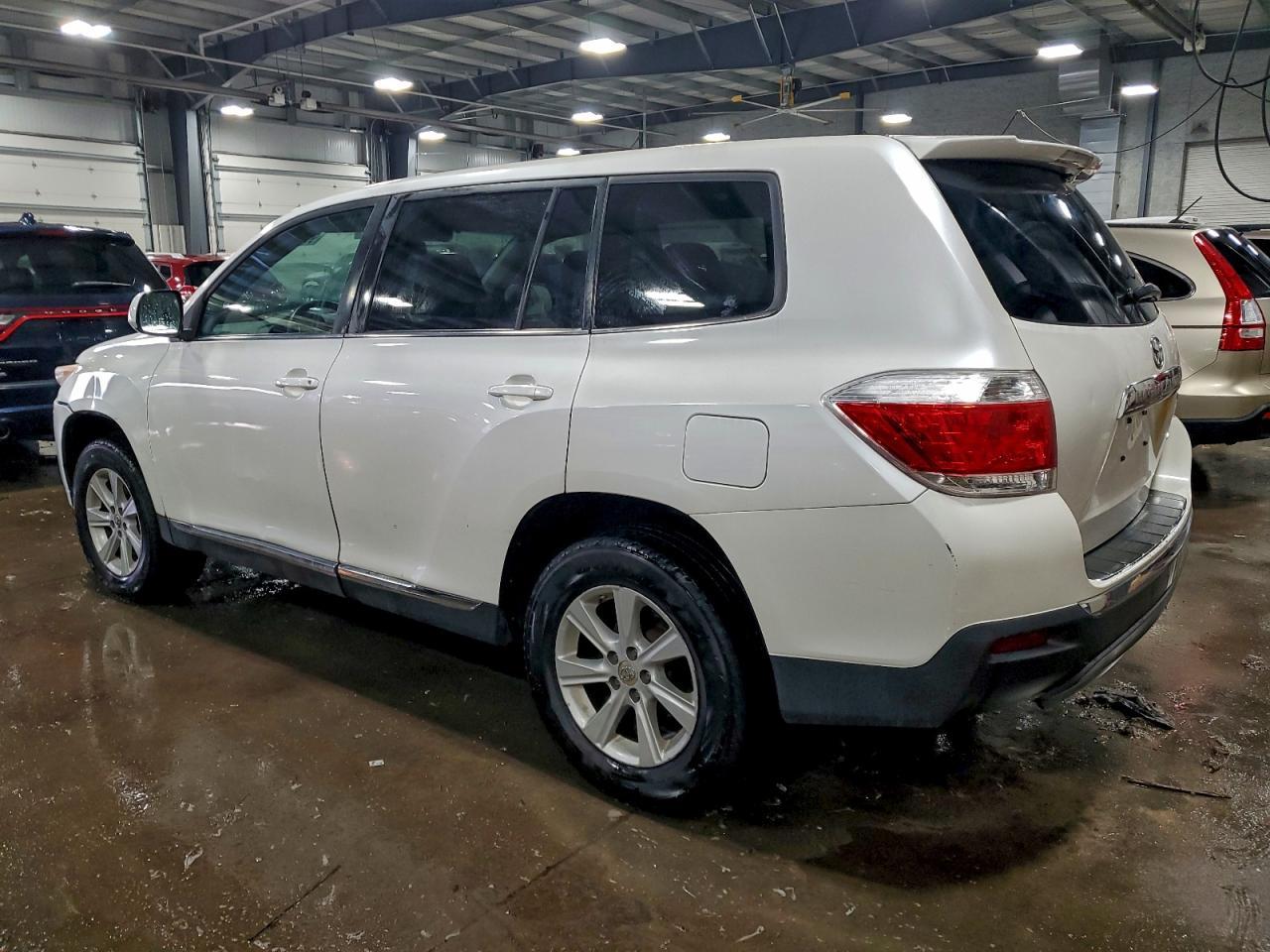 2012 Toyota Highlander Base - Image 2