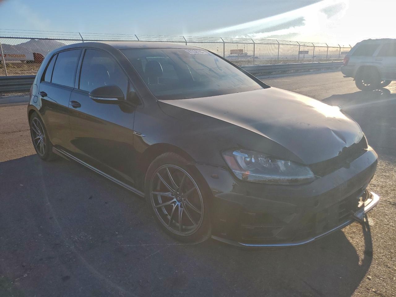 2017 Volkswagen Golf R - Фото 4