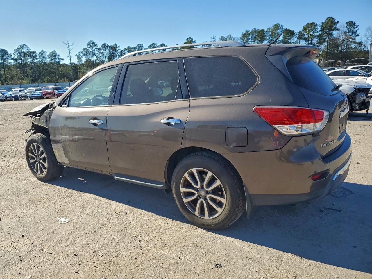 2016 Nissan Pathfinder S - Фото 2