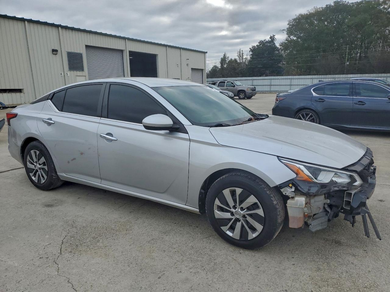2020 Nissan Altima S - Image 4