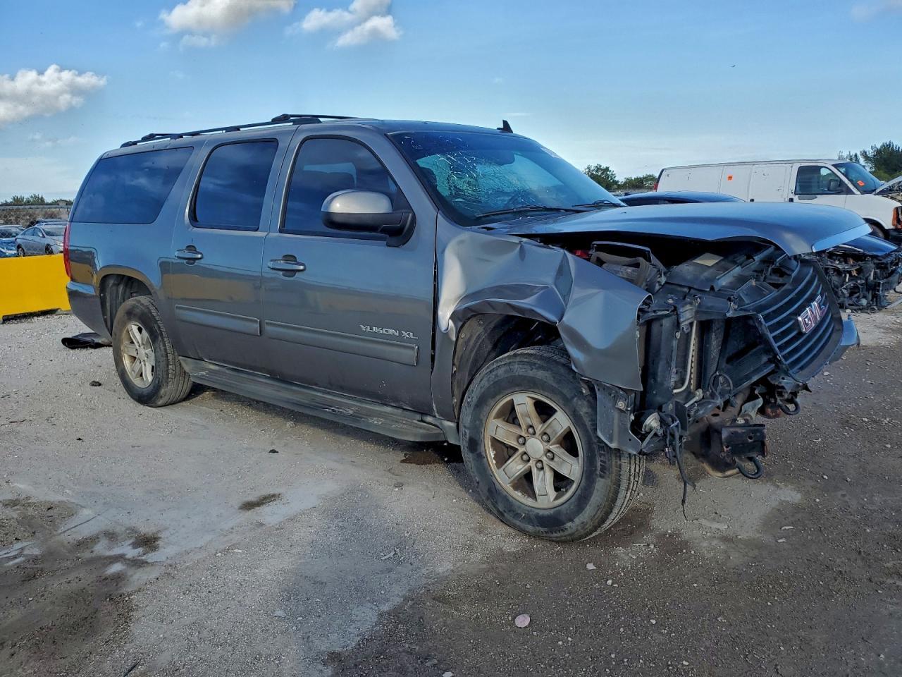 2012 GMC Yukon Xl C1500 Sle - Image 4