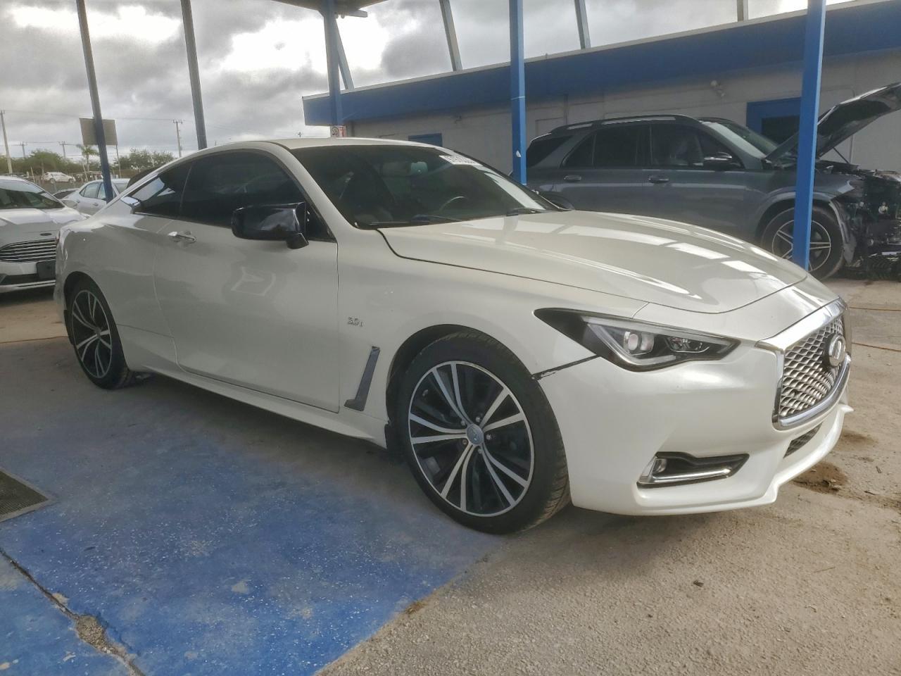 2018 Infiniti Q60 Luxe 300 - Фото 4