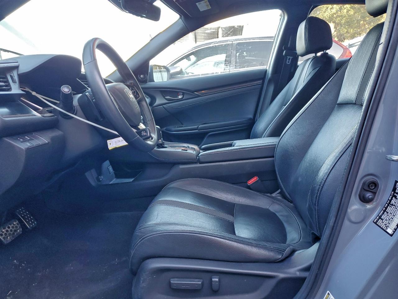 2021 Honda Civic Sport Touring - Image 7