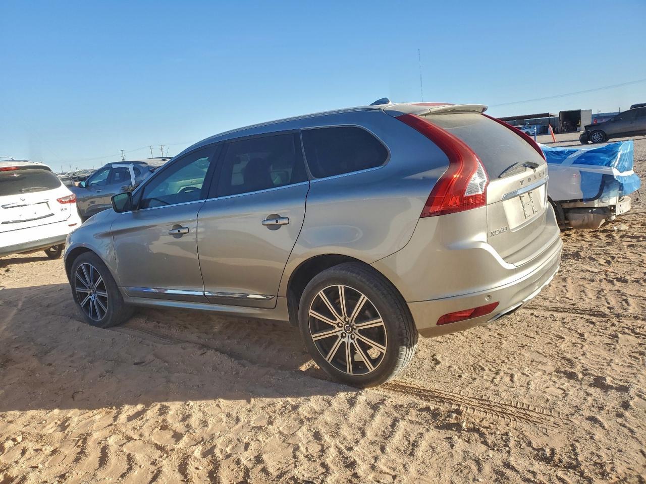 2015 Volvo Xc60 T5 Platinum - Image 2
