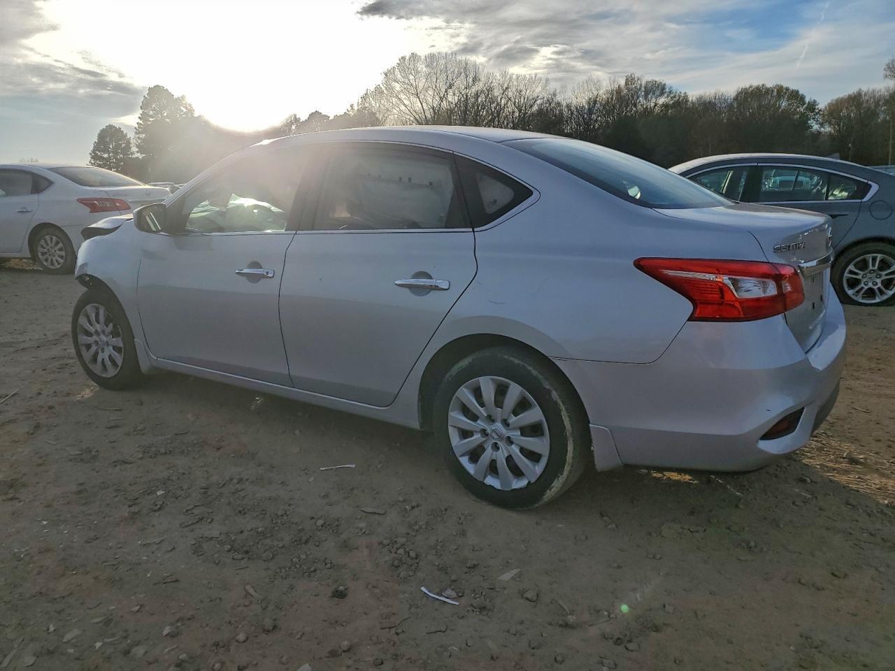 2019 Nissan Sentra S - Фото 2