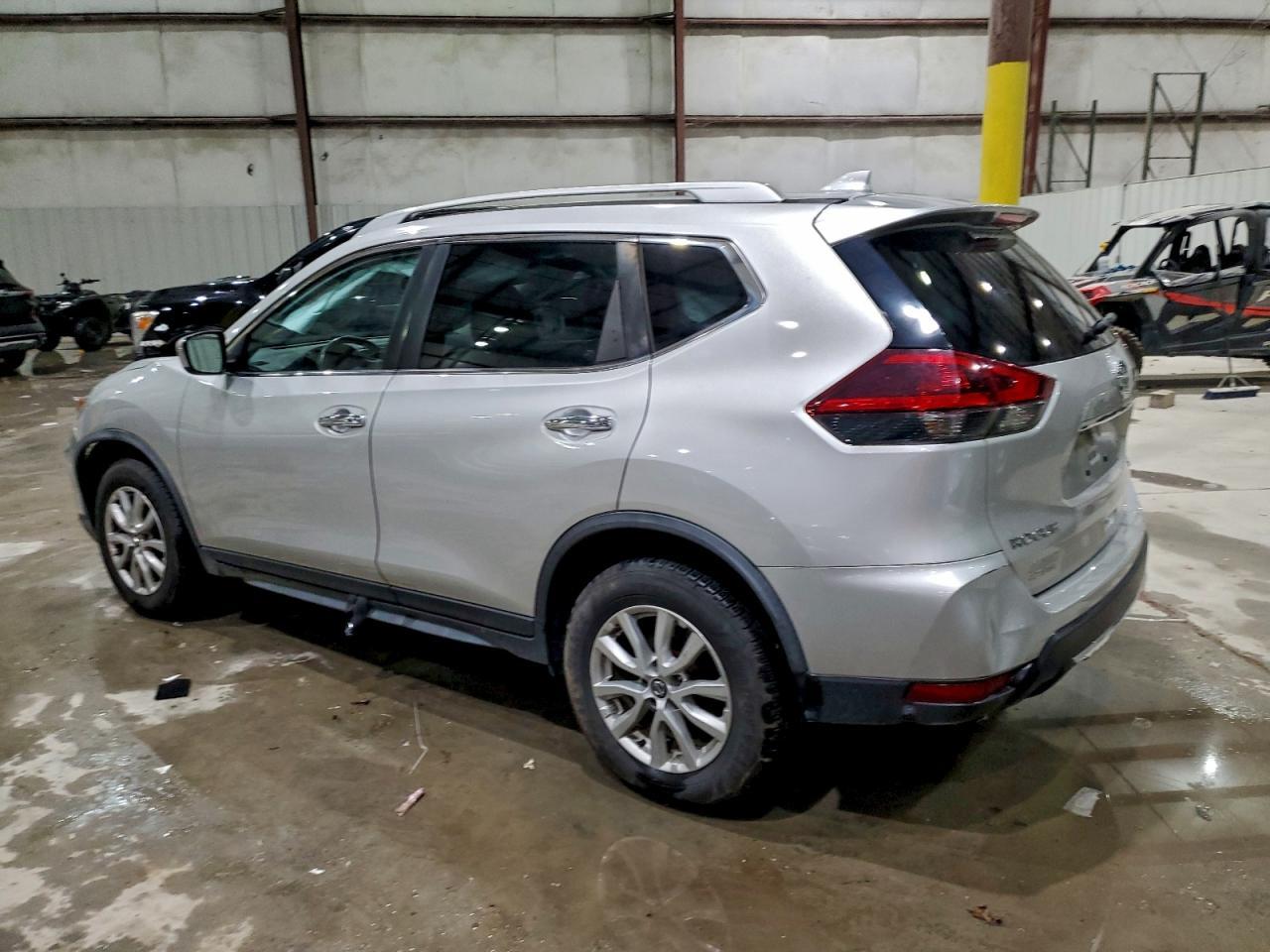 2018 Nissan Rogue S - Фото 2